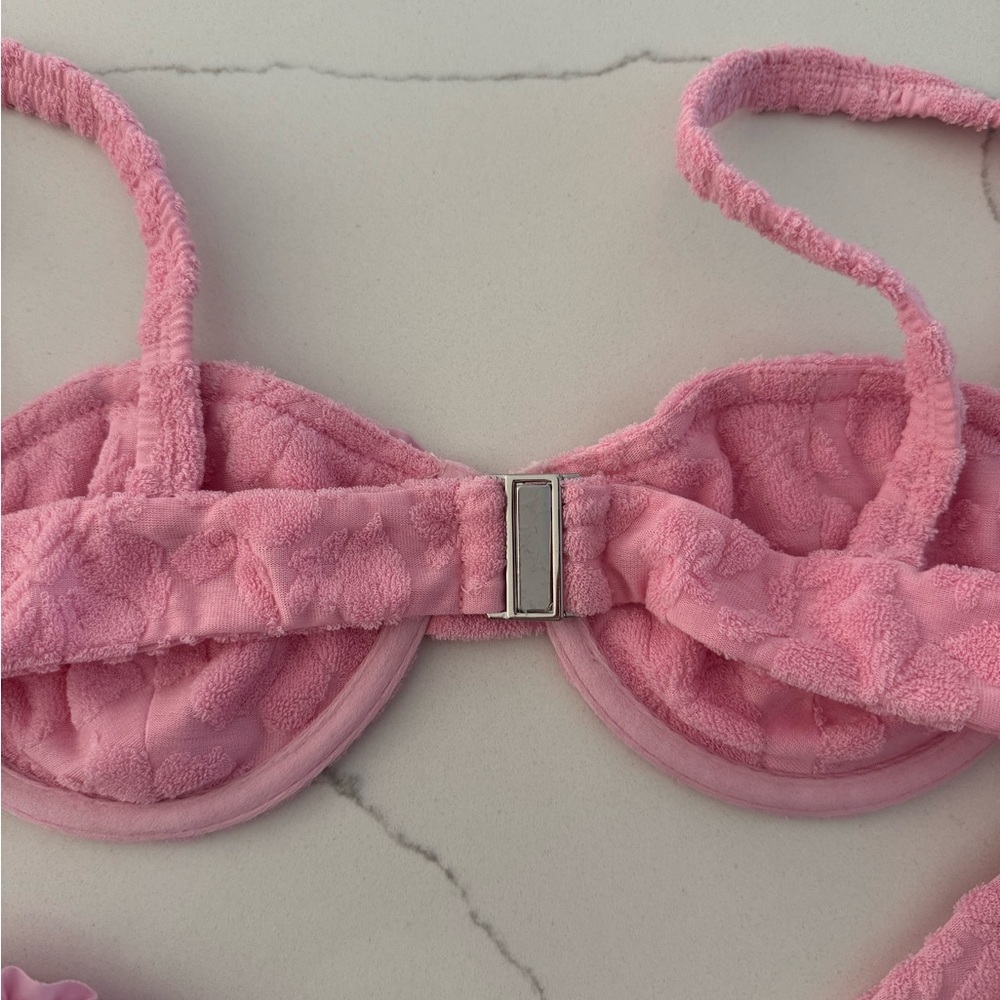 Pink Ruffled Women's bikini Set - Picture 2 of 2